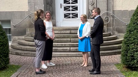 Staatssekretärin Tanja Eichner im Austausch mit dem Justiz-Nachwuchs